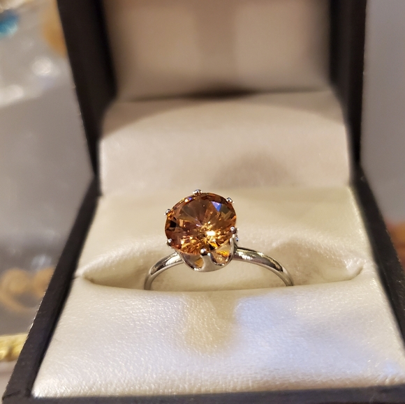 1.2 Carat AAA zirconia topaz birthstone ring - Picture 2 of 6